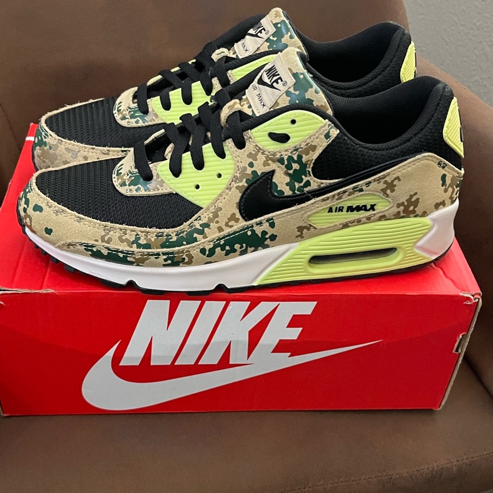 Nike Air Max Sneakers - Black / Camo